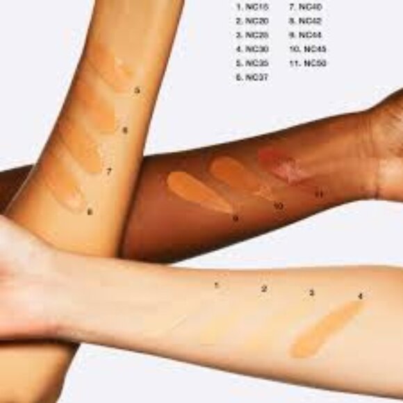 NEW - MAC Studio Waterweight SPF 30 Foundation Shade NW35. - Picture 3 of 3